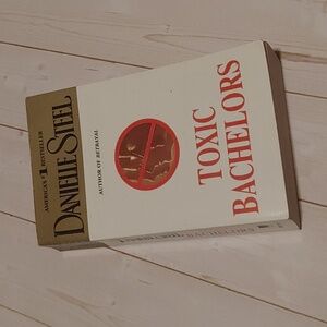 3/$13 Toxic Bachelors By Danielle Steel Adult Novel Fiction Paperback Book